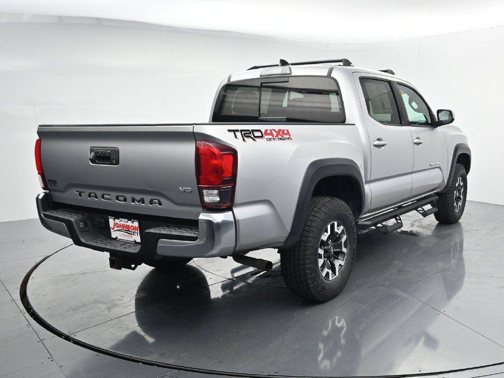 Used 2019 Toyota Tacoma TRD Off-Road AWD/4WD image 7