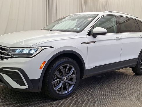 Used 2022 Volkswagen Tiguan SE AWD/4WD image 7