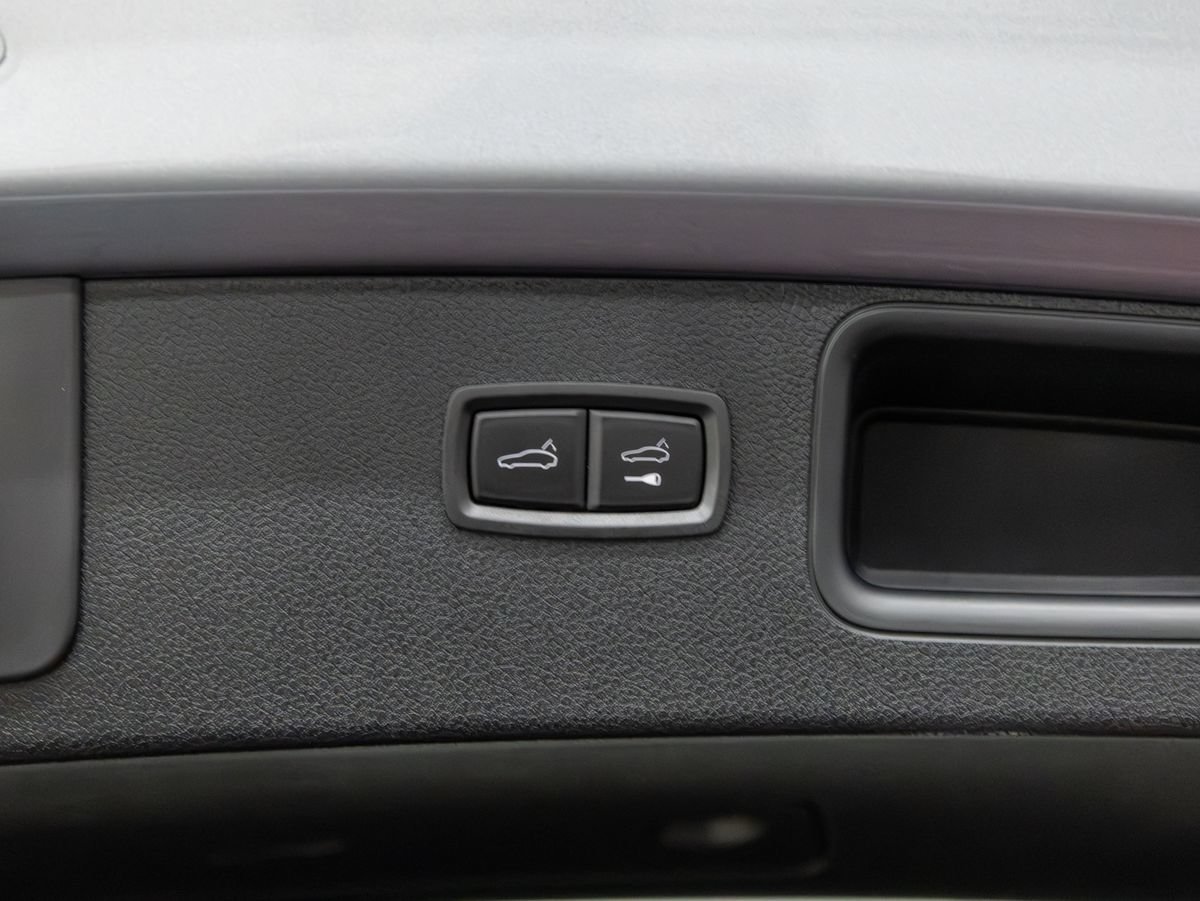 Certified 2026 Porsche Macan AWD/4WD image 34