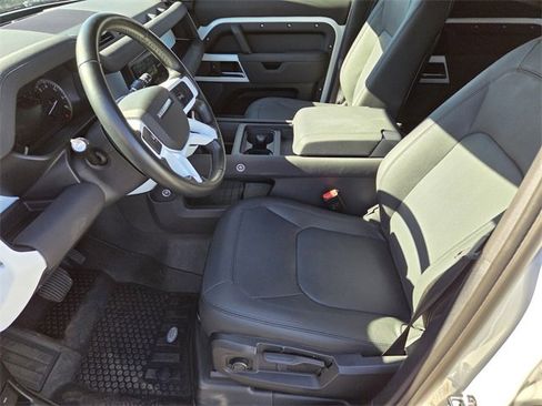 Used 2023 Land Rover Defender 110 S image 9
