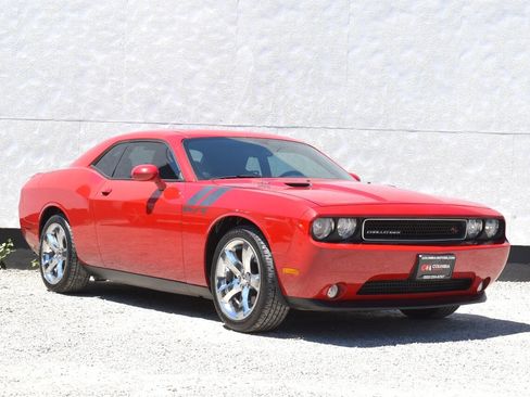 Used 2011 Dodge Challenger R/T RWD image 1