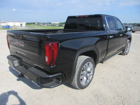 New 2026 GMC Sierra 1500 Denali w/ Denali Reserve Package AWD/4WD image 4