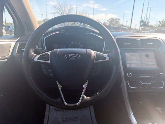 Used 2017 Ford Fusion SE w/ Fusion SE Technology Package AWD/4WD image 24