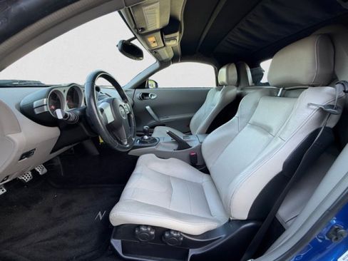 Used 2005 Nissan 350Z Touring RWD image 10