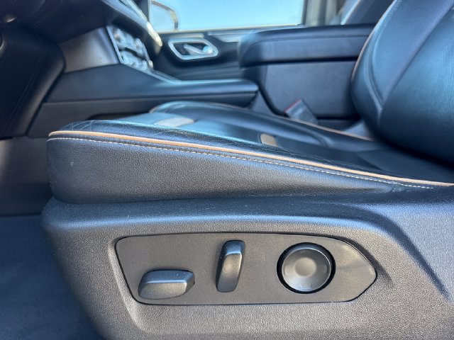 Used 2021 GMC Yukon XL AT4 w/ AT4 Premium Package AWD/4WD image 16
