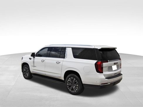 Used 2025 GMC Yukon XL Elevation w/ LPO, Floor Liner Package RWD image 3