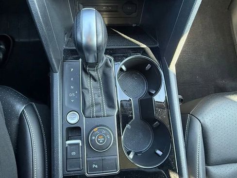 Used 2023 Volkswagen Atlas SE w/ Panoramic Sunroof Package image 16