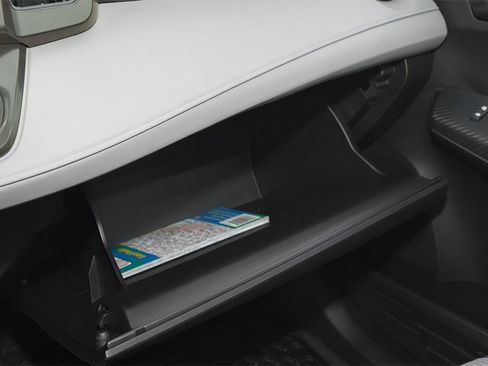 Used 2013 Toyota RAV4 XLE AWD/4WD image 11