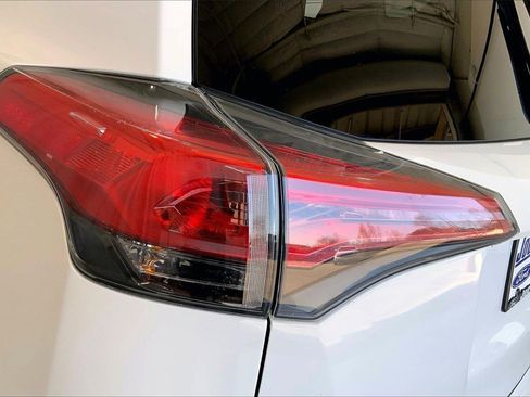 Used 2017 Toyota RAV4 XLE image 29