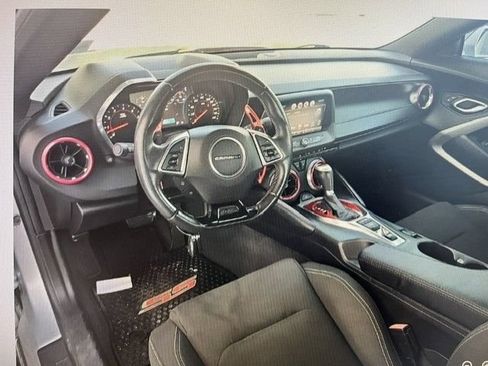 Used 2017 Chevrolet Camaro SS RWD image 3