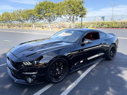 Used 2021 Ford Mustang GT Premium w/ Equipment Group 401A RWD image 30
