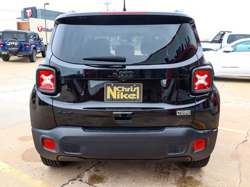 Used 2023 Jeep Renegade Altitude w/ Sun/Sound Group AWD/4WD image 6