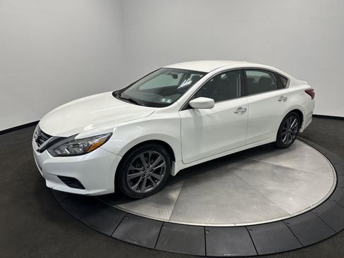 Used 2018 Nissan Altima 2.5 SR w/ SR Special Edition FWD image 4