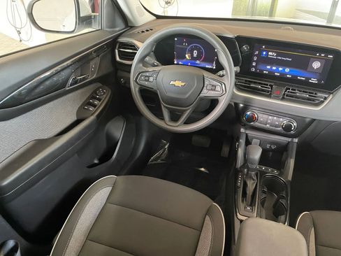 Used 2025 Chevrolet TrailBlazer LT image 32