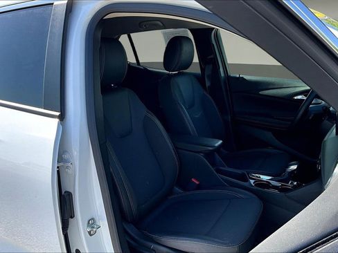 Used 2025 Buick Encore GX Preferred AWD/4WD image 25