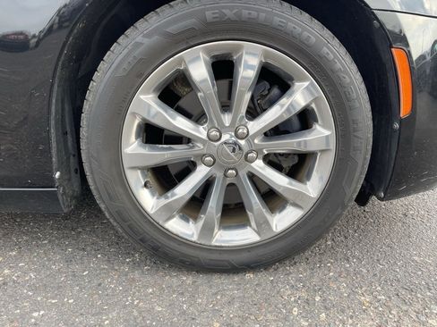 Used 2017 Chrysler 300 C image 16