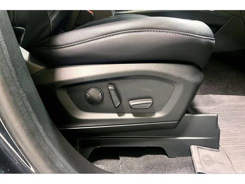 Used 2024 Ford Explorer Limited w/ Equipment Group 301A AWD/4WD image 50
