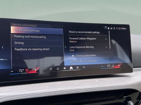 New 2026 BMW 330i Sedan w/ Premium Package image 16