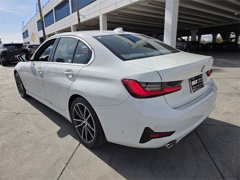 Used 2021 BMW 330i Sedan w/ Driving Assistance Package image 4