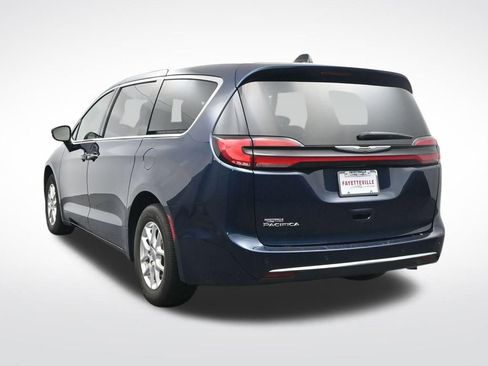 Used 2025 Chrysler Pacifica Select FWD image 7