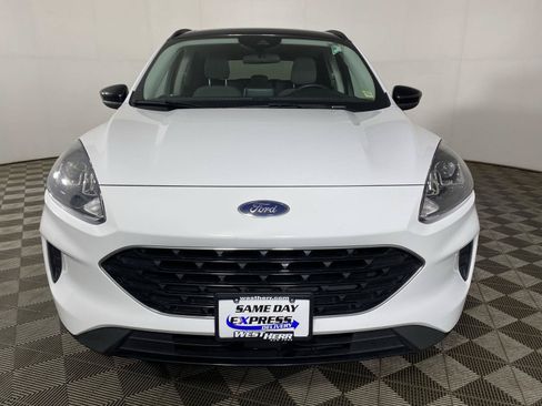 Used 2022 Ford Escape SE w/ SE Sport Appearance Package AWD/4WD image 2