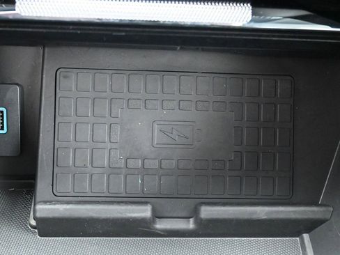 Used 2022 Ford F150 Lariat w/ Equipment Group 502A High image 31