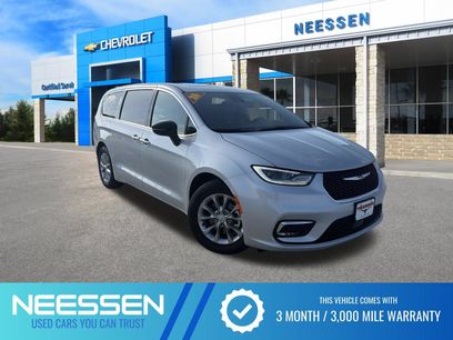 Used 2026 Chrysler Pacifica Limited