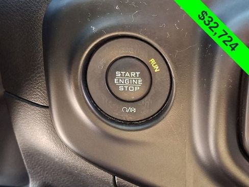 Used 2022 Jeep Wrangler Unlimited Sport image 3