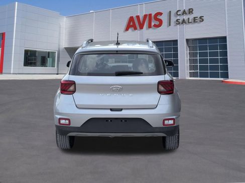 Used 2025 Hyundai Venue SEL FWD image 7