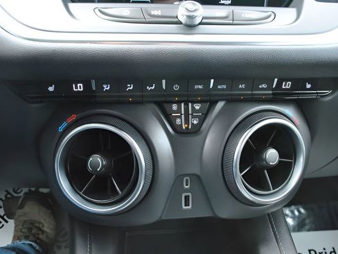 Used 2022 Chevrolet Blazer LT AWD/4WD image 15