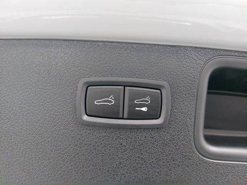 Certified 2024 Porsche Macan S image 15