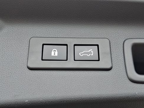 Used 2025 Subaru Forester Touring AWD/4WD image 32