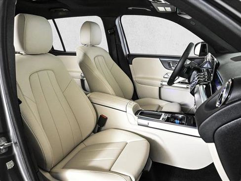 New 2026 Mercedes-Benz GLB 250 4MATIC image 23