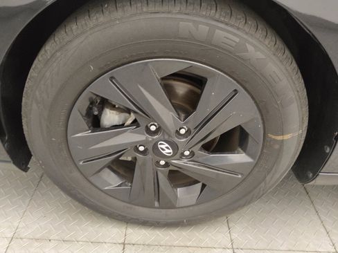 Used 2023 Hyundai Elantra SEL w/ Cargo Package FWD image 31