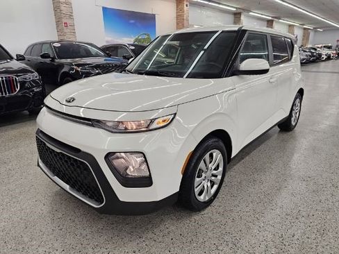 Used 2021 Kia Soul LX image 1