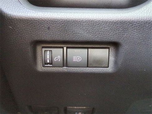 Used 2021 Toyota RAV4 XLE image 20