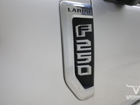 Used 2019 Ford F250 Lariat w/ FX4 Off-Road Package AWD/4WD image 9