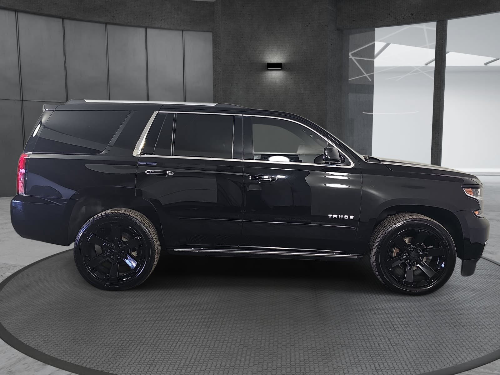 Used 2017 Chevrolet Tahoe Premier w/ Max Trailering Package AWD/4WD image 4
