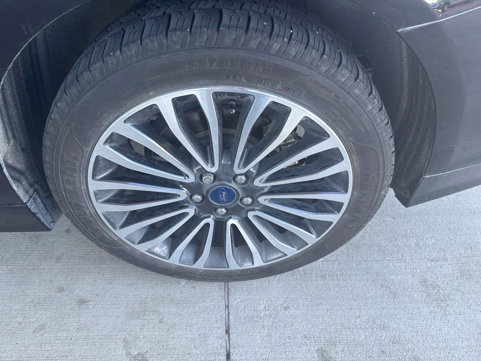 Used 2018 Ford Fusion SE w/ Fusion SE Technology Package FWD image 14