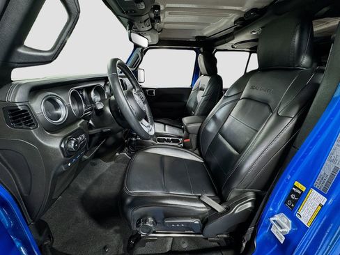 Used 2022 Jeep Wrangler Unlimited Sahara AWD/4WD image 11