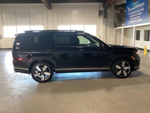 Used 2025 Hyundai Santa Fe Limited image 7