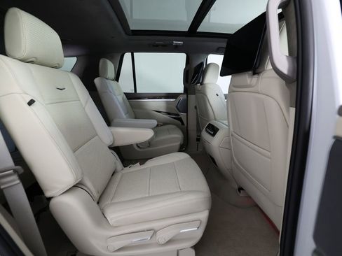 Used 2026 Cadillac Escalade Platinum Sport AWD/4WD image 11