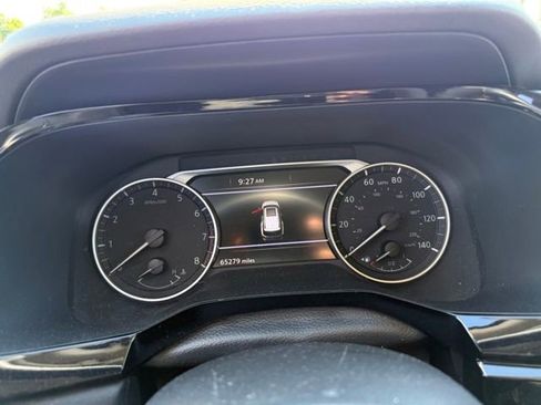 Used 2024 Nissan Pathfinder SV FWD image 7