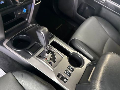 Used 2022 Toyota 4Runner SR5 Premium w/ Moonroof Package RWD image 36