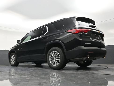 Used 2023 Chevrolet Traverse LT FWD image 23