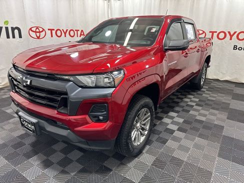 Used 2024 Chevrolet Colorado LT w/ LT Convenience Package image 3