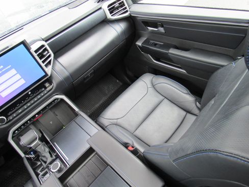Used 2025 Toyota Tundra Platinum AWD/4WD image 36