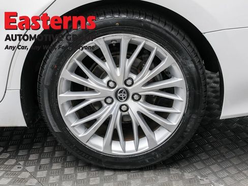 Used 2019 Toyota Camry XLE image 8