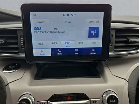 Used 2023 Ford Explorer XLT w/ Equipment Group 202A AWD/4WD image 18