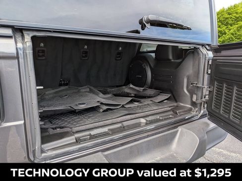 Used 2024 Jeep Wrangler Unlimited Sport AWD/4WD image 10